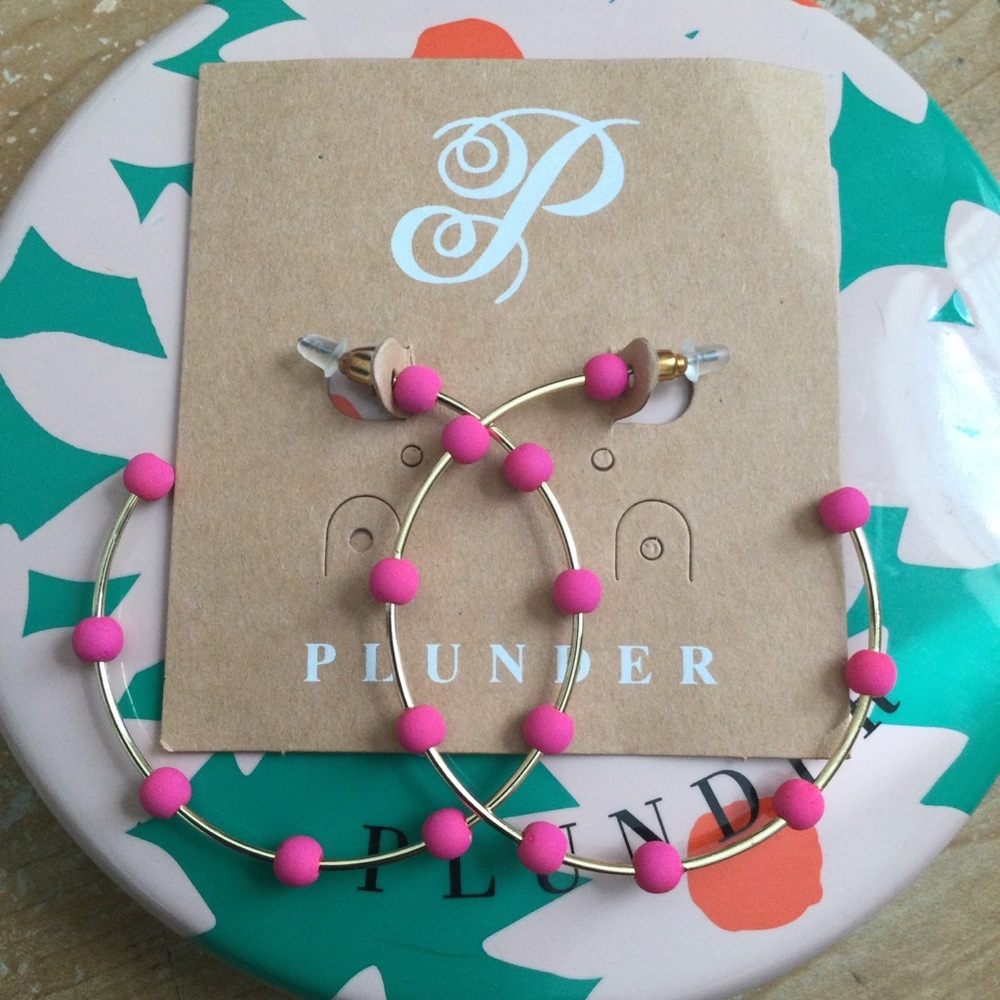 Plunder Pink Bead Gold Hoop Earrings